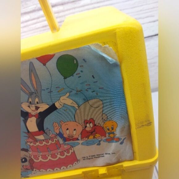 Bugs Bunny & Friends Vintage Lunch Box Warner Brothers Yellow - Picture 8 of 14